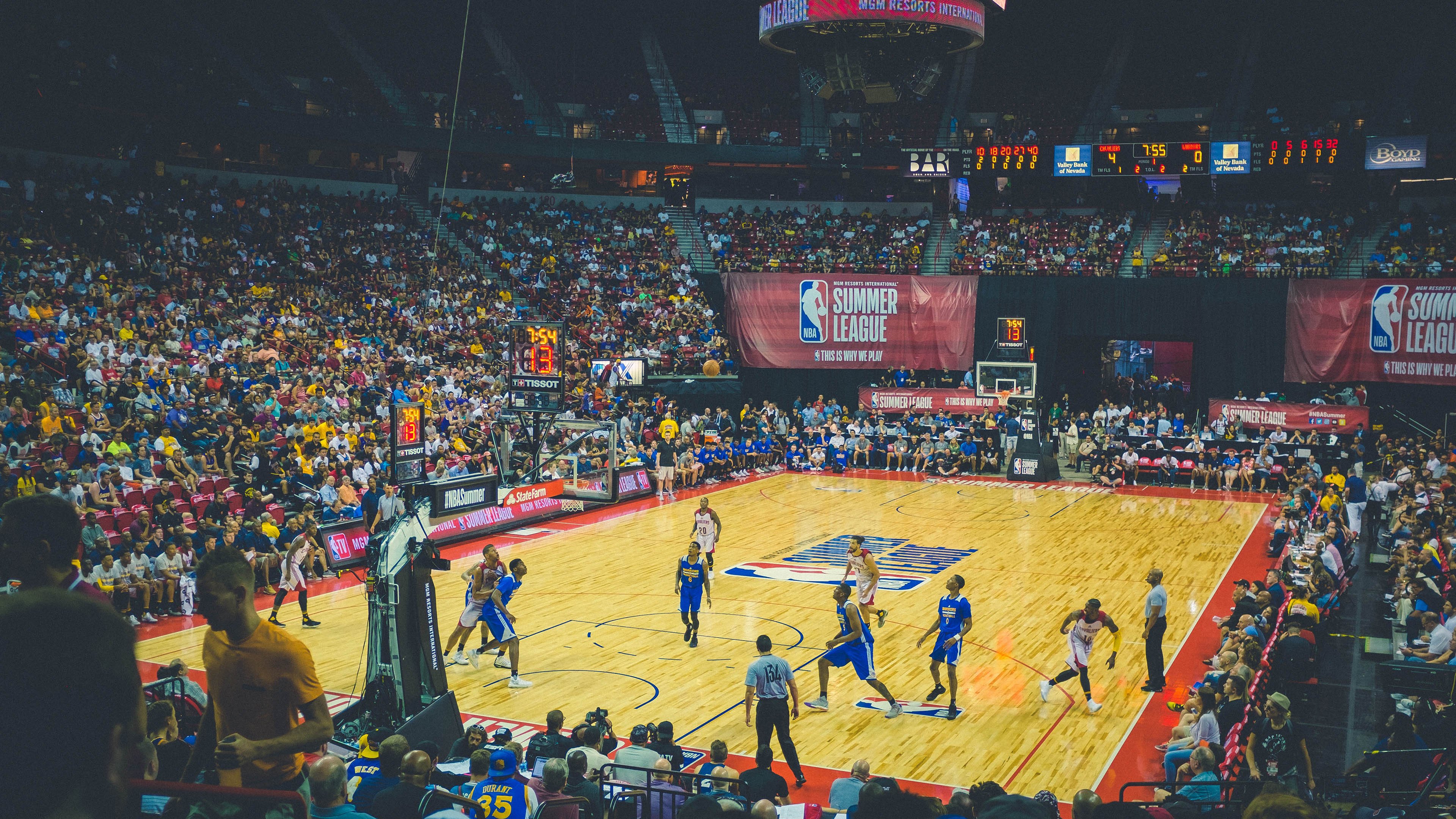 电竞比赛版权纷争逐步解决，行业秩序逐步规范，电竞赛事承办商