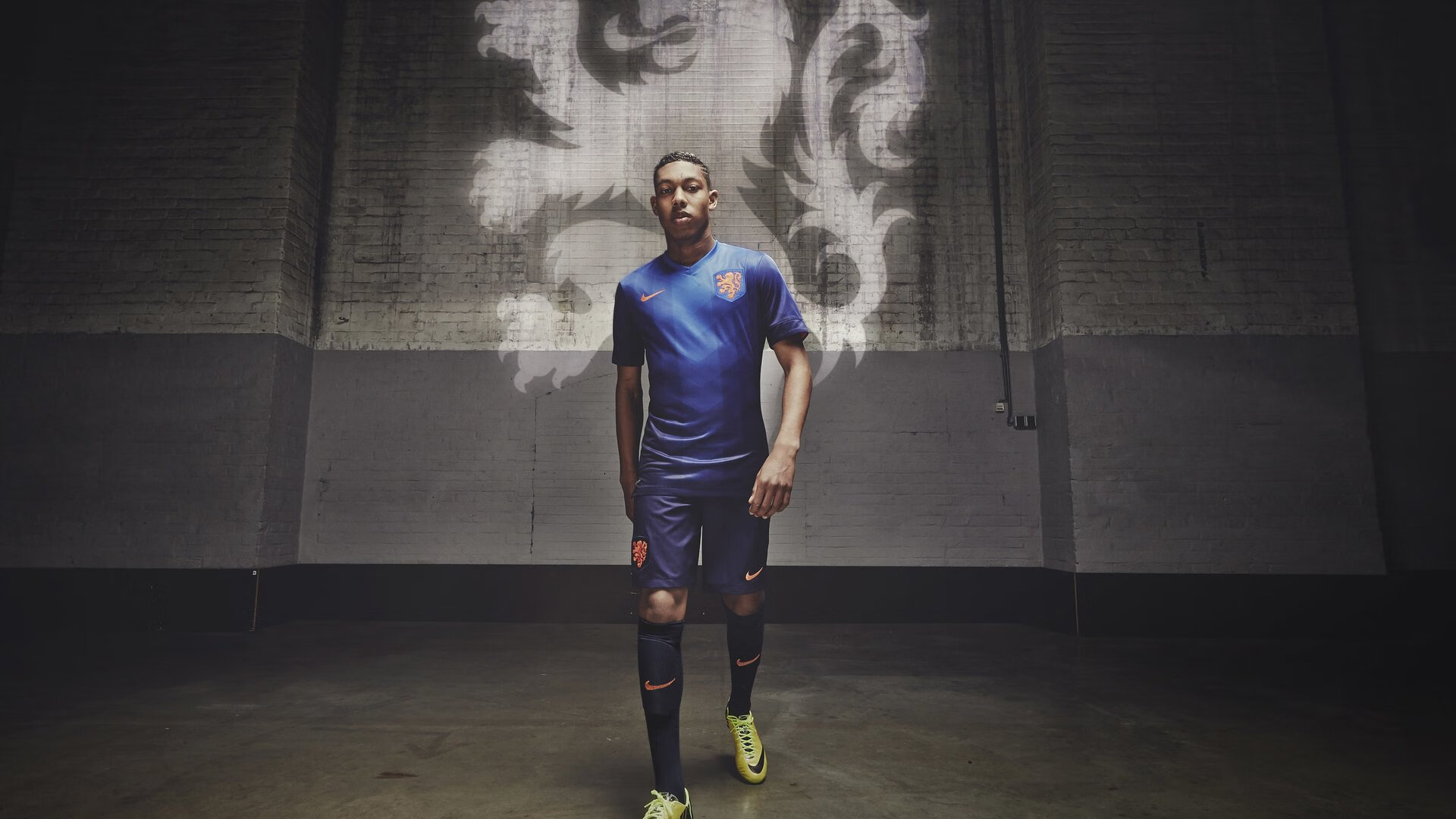 英超裁判判罚引发争议，赛后声讨不断，英超各轮裁判安排